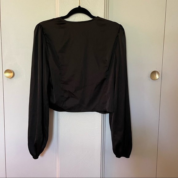 silk button up top - Picture 3 of 7